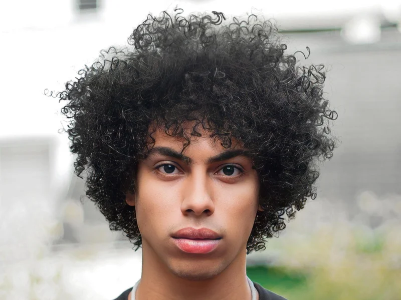 Corte Masculino: Estilo, Praticidade e Tendências para o Visual Moderno